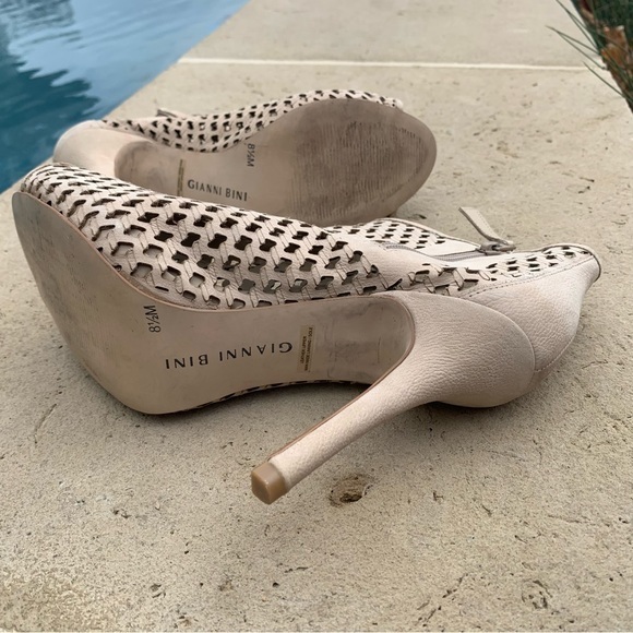 Gianni Bini 5 inch stiletto, open toe, booties, cream beige color in size 8 1/2 - Picture 5 of 12